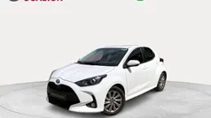 Blanco Usado 2024 Toyota Yaris Hybrid Active Berlina | 18.990 € (Buen precio)