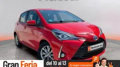 Rojo Usado 2018 Toyota Yaris Hybrid Berlina | 13.490 € (Precio justo)