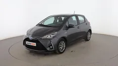 Gris Usado 2017 Toyota Yaris Hybrid Active Berlina | 13.299 € (Precio justo)