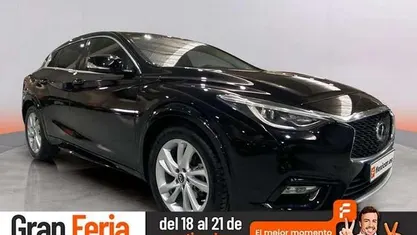 Usado Infiniti Q30 Premium 109 CV (80 kW) 2016 Negro Utilitario