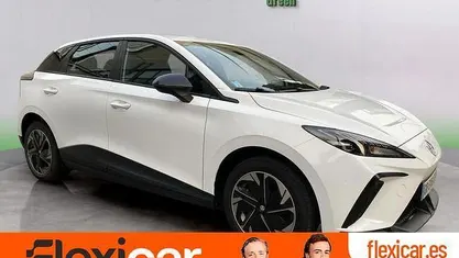 Usado MG MG5 EV 125 kW (170 CV) 2023 Blanco Familiar