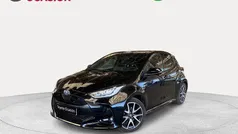 Negro Usado 2021 Toyota Yaris Hybrid Style Berlina | 15.990 € (Buen precio)