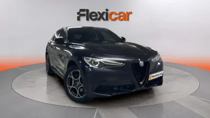 Usado Alfa Romeo Stelvio Sprint 200 CV (147 kW) 2022 Negro SUV