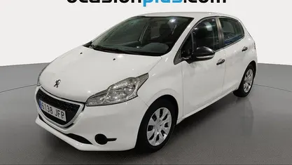 Blanco Usado 2015 Peugeot 208 Business-Line Utilitario | 5547 € (Buen precio)