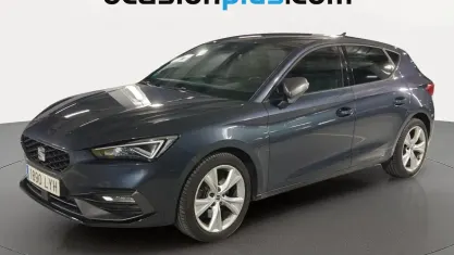 Usado Seat Leon FR 150 CV (110 kW) 2022 Gris Utilitario