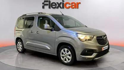 Usado Opel Combo Selective 110 CV (80 kW) 2019 Monovolumen