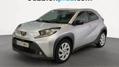Gris Usado 2024 Toyota Aygo Play Utilitario | 14.091 € (Precio justo)