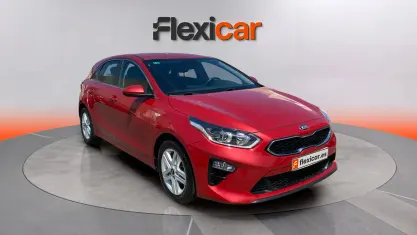 Usado Kia Ceed 120 CV (88 kW) 2021 Rojo Utilitario