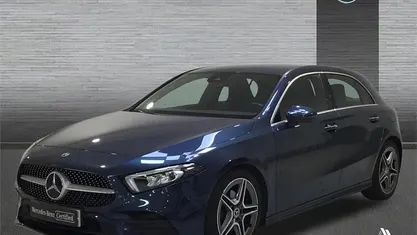 Usado Mercedes A180 AMG line 116 CV (85 kW) 2022 Azul Berlina