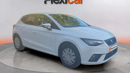 Usado Seat Ibiza Reference 80 CV (58 kW) 2023 Blanco Berlina