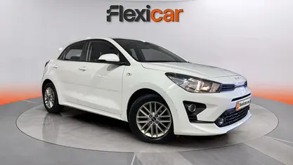 Usado Kia Rio 84 CV (61 kW) 2022 Blanco Utilitario