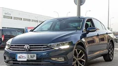 Azul Usado 2021 VW Passat Executive Berlina | 18.950 € (Precio justo)