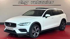 Blanco Usado 2020 Volvo V60 CC Pro Familiar | 23.990 € (Buen precio)