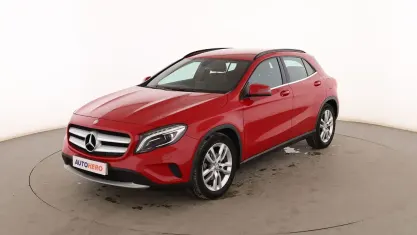 Usado Mercedes GLA220 Style 177 CV (130 kW) 2016 Rojo SUV