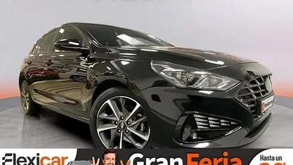 Negro Usado 2023 Hyundai i30 Berlina | 16.490 € (Buen precio)