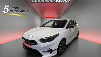 Usado Kia Ceed 101 CV (74 kW) 2025 Blanco Utilitario