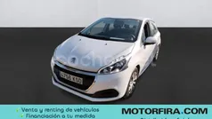 Blanco Usado 2018 Peugeot 208 Active Utilitario | 9900 € (Precio justo)