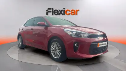 Usado Kia Rio 101 CV (74 kW) 2020 Rojo Berlina