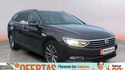 Usado VW Passat Advance 120 CV (88 kW) 2018 Verde Familiar