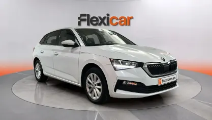 Usado Skoda Scala Selection 116 CV (85 kW) 2024 Blanco Utilitario