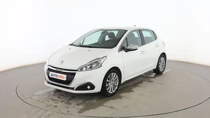 Usado Peugeot 208 Allure 82 CV (60 kW) 2017 Utilitario