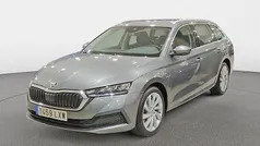Gris Usado 2022 Skoda Octavia Ambition Familiar | 23.546 € (Buen precio)