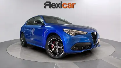 Usado Alfa Romeo Stelvio Veloce 280 CV (205 kW) 2022 Azul SUV
