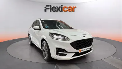 Usado Ford Kuga ST-Line 226 CV (166 kW) 2023 Blanco SUV