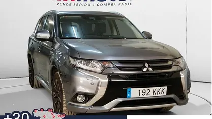 Gris Usado 2018 Mitsubishi Outlander P-HEV SUV | 18.610 € (Precio justo)