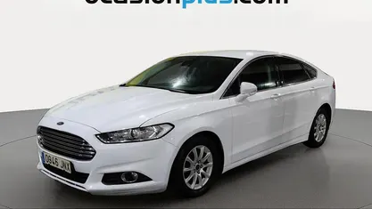 Usado Ford Mondeo Trend 120 CV (88 kW) 2016 Berlina