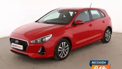 Usado Hyundai i30 120 CV (88 kW) 2017 Rojo Berlina
