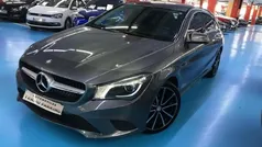 Gris Usado 2015 Mercedes CLA200 Shooting Brake Urban Familiar | 17.975 € (Buen precio)