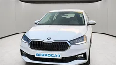 Blanco Usado 2023 Skoda Fabia Ambition Berlina | 15.450 € (Precio justo)
