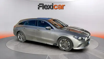 Usado Mercedes CLA200 Shooting Brake 150 CV (110 kW) 2020 Marrón Familiar