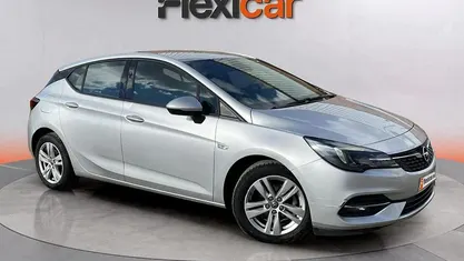 Usado Opel Astra GS Line 131 CV (96 kW) 2020 Gris Utilitario