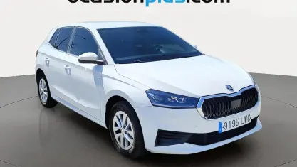 Usado Skoda Fabia Ambition 95 CV (69 kW) 2022 Blanco Utilitario