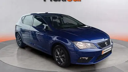 Usado Seat Leon Style 130 CV (95 kW) 2020 Azul Berlina