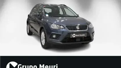 Usado Seat Arona Style 90 CV (66 kW) 2021 Gris / plata SUV