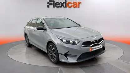 Usado Kia Ceed 100 CV (73 kW) 2025 Beige Utilitario