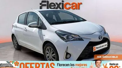 Usado Toyota Yaris Hybrid Active 100 CV (73 kW) 2019 Blanco Utilitario