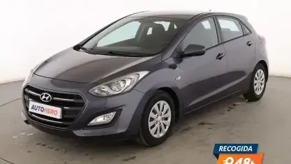 Usado Hyundai i30 110 CV (80 kW) 2015 Gris Berlina