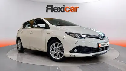Usado Toyota Auris Hybrid Active 136 CV (100 kW) 2016 Blanco Utilitario