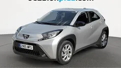 Gris Usado 2024 Toyota Aygo Play Utilitario | 14.091 € (Precio justo)