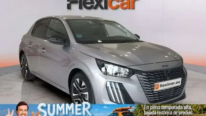 Usado Peugeot 208 Allure 101 CV (74 kW) 2025 Gris Utilitario