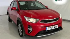 Rojo Usado 2024 Kia Stonic SUV | 19.900 € (Precio justo)
