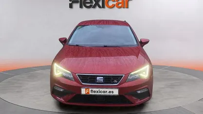 Usado Seat Leon FR 125 CV (91 kW) 2018 Rojo Berlina