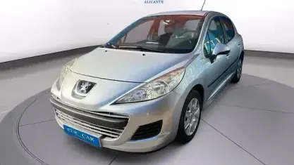 Usado Peugeot 207 Envy 75 CV (55 kW) 2010 Gris Utilitario