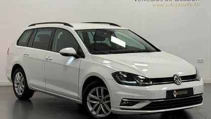 Usado VW Golf VII Advance 115 CV (84 kW) 2020 Blanco Familiar