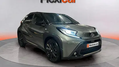 Gris Usado 2023 Toyota Aygo X SUV | 15.290 € (Precio justo)