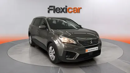 Usado Peugeot 5008 Active 120 CV (88 kW) 2018 Marrón SUV